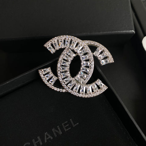 Temperament Crystal Diamond Brooch