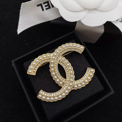 Temperament Pearl Splicing Diamond Brooch