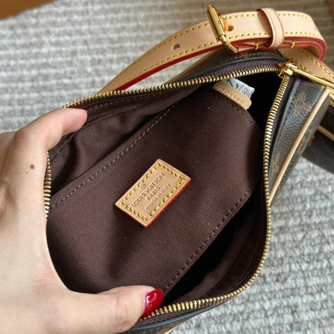 Croissant MM Monogram Bag